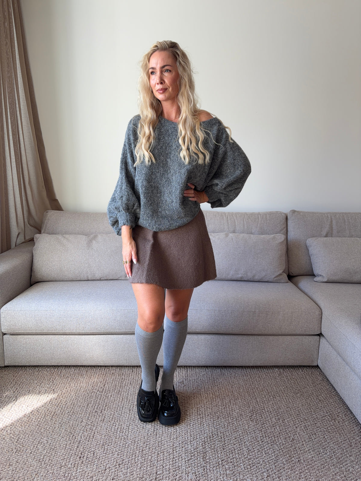 Off-shoulder sweater grey